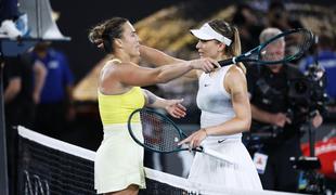 Teniški igralki Arina Sabalenka in Paula Badosa zaplesali v kopalkah in navdušili