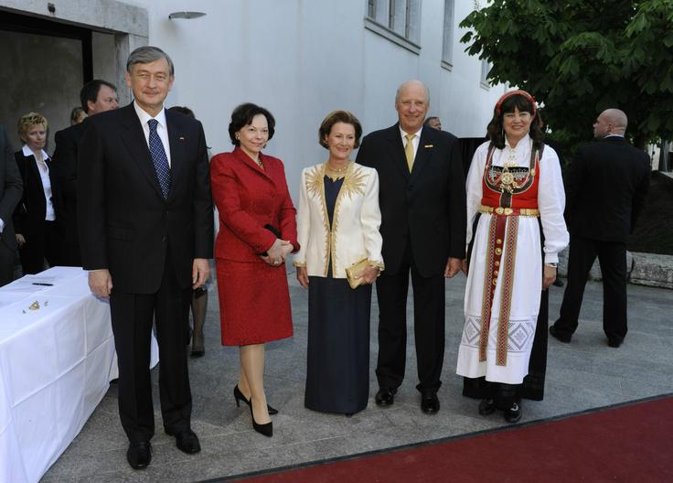 Leta 2011 sta kralj Harald in kraljica Sonja obiskala Slovenijo, gostil ju je takratni predsednik Danilo Türk. | Foto: STA