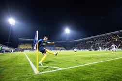 Stadion se polni, v Celju vse pripravljeno za tekmo leta, znana prva postava