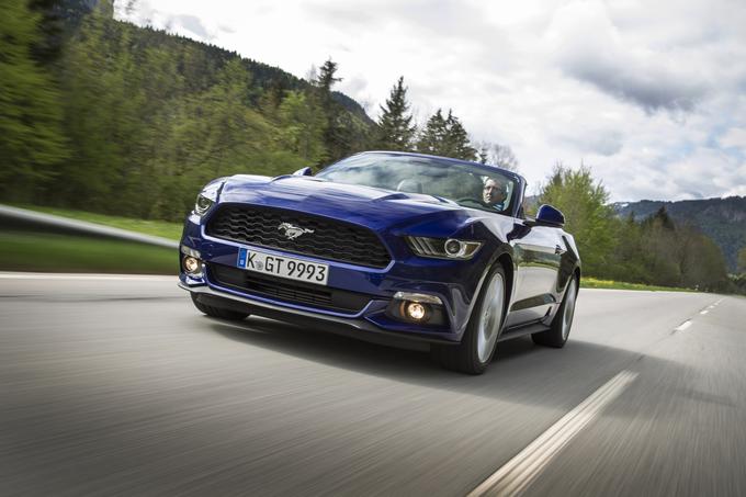 Ford je že letos v Evropi prodal 3.600 mustangov. S prenovo obljubljajo tudi veliko boljši varnostni rezultat zaradi izdatnejšega nabora vgrajenih vozniških pomočnikov. | Foto: Ford