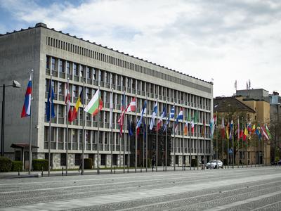 Izvoljeni župani v DZ predlagajo, da nadomestnih volitev ne bi bilo