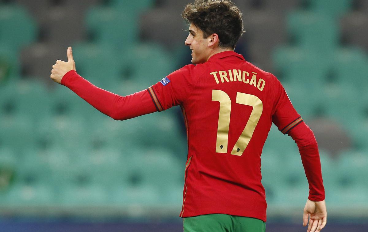 Trincao | Takole se je zadetka v mreži Anglije v Stožicah razveselil Portugalec Trincao, ki v tej sezoni zabija gole tudi v majici slovite Barcelone. | Foto Reuters
