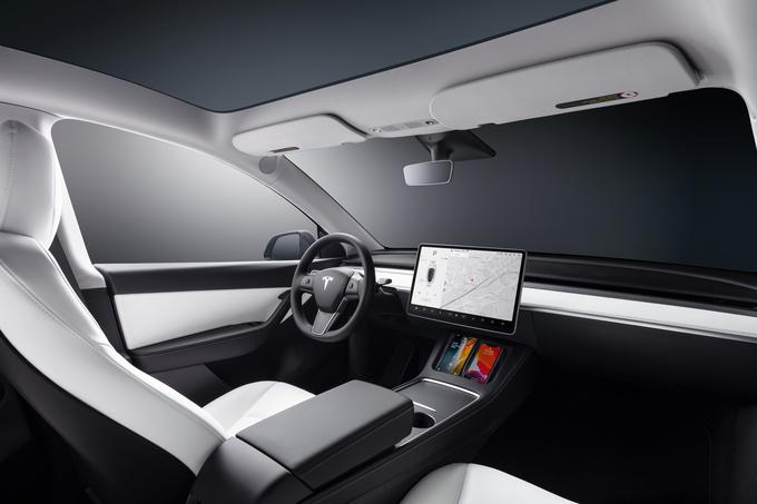 Notranjost je domala enaka kot pri že znanem modelu 3. | Foto: Tesla