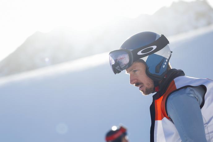 Marcel Hirscher se je 277 dni po poškodbi vrnil na sneg #video