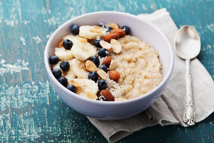 Ovseni kosmiči. Banana. Zajtrk. | Foto: Shutterstock