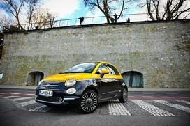 Fiat 500 1.2 8V lounge - šik mestni malček s posluhom za visoko modo