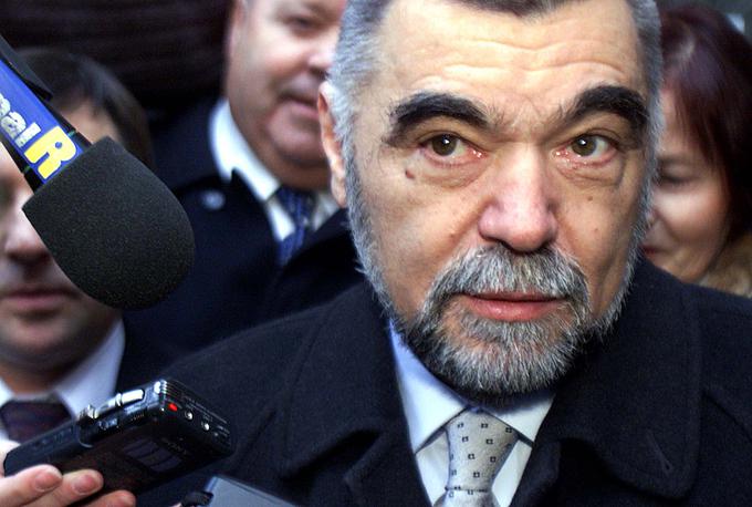 Stipe Mesić je bil v zgodnjih 90. letih Tuđmanova desna roka in po hrvaških demokratičnih volitvah leta 1990 postal član zveznega jugoslovanskega predsedstva. Po izbruhu vojne za Slovenijo je bil zelo nenaklonjen naši državi. | Foto: Reuters