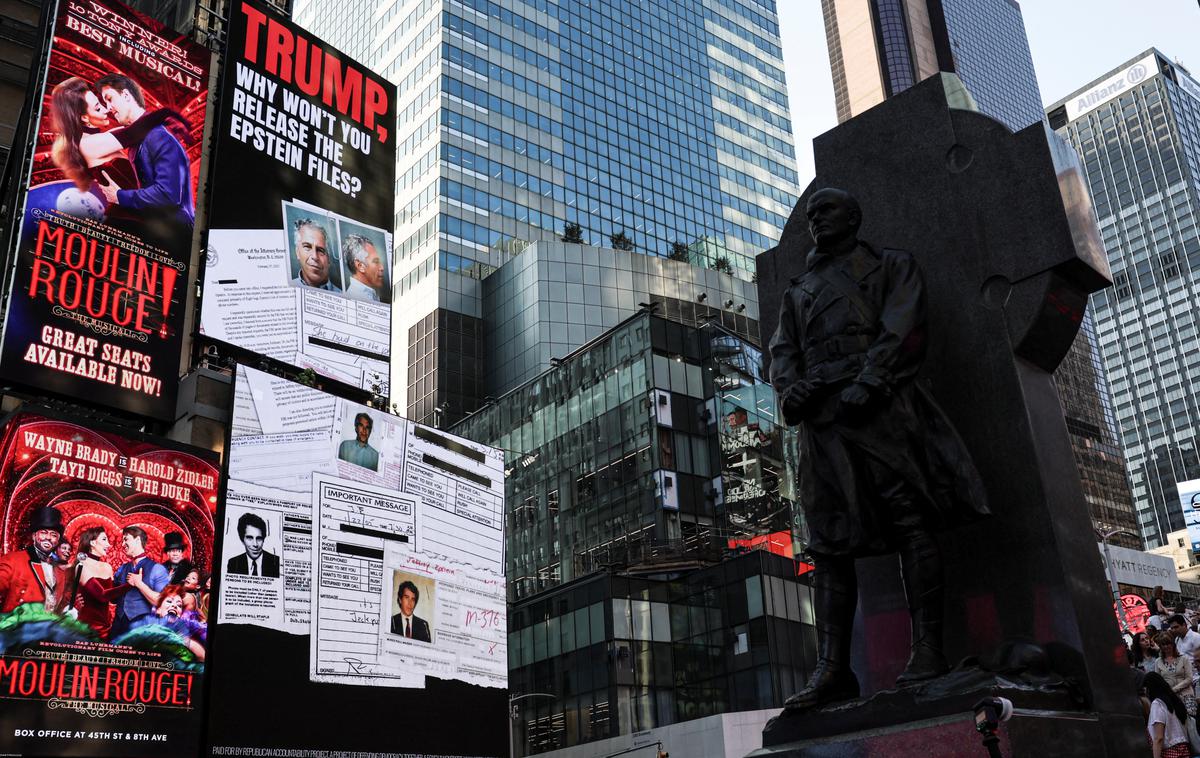 Times Square | Napadalec je ustrelil tri ljudi, stare 18, 19 in 65 let. | Foto Reuters