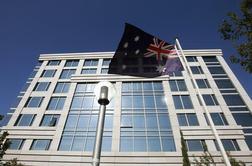 Avstralci z novo zastavo še dlje od britanske tradicije