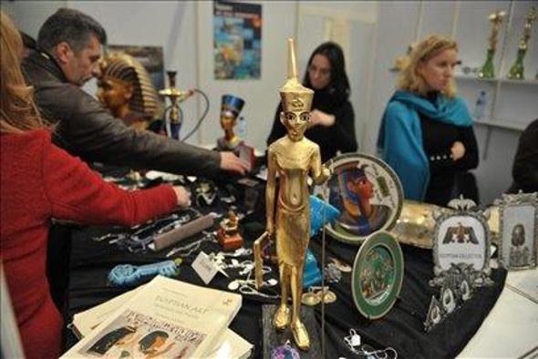Miklič Türkova odprla letošnji dobrodelni bazar Sila