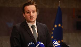 V Svobodi odgovornost za incident v Novem mestu pripisali policiji, tožilstvu in sodstvu #video