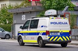 Celje: fant udaril 82-letnega moškega, ta je po udarcu z glavo ob tla umrl