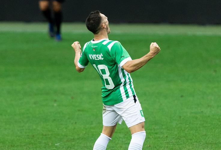 Mario Kvesić je v Kopru zapravil najstrožjo kazen, to je bila njegova druga neizkoriščena 11-metrovka zapored (v Mariboru je njegov strel ubranil Ažbe Jug), nato pa je zadel v polno iz igre. Z devetimi goli je prvi strelec Olimpije v tej sezoni. | Foto: Vid Ponikvar/Sportida