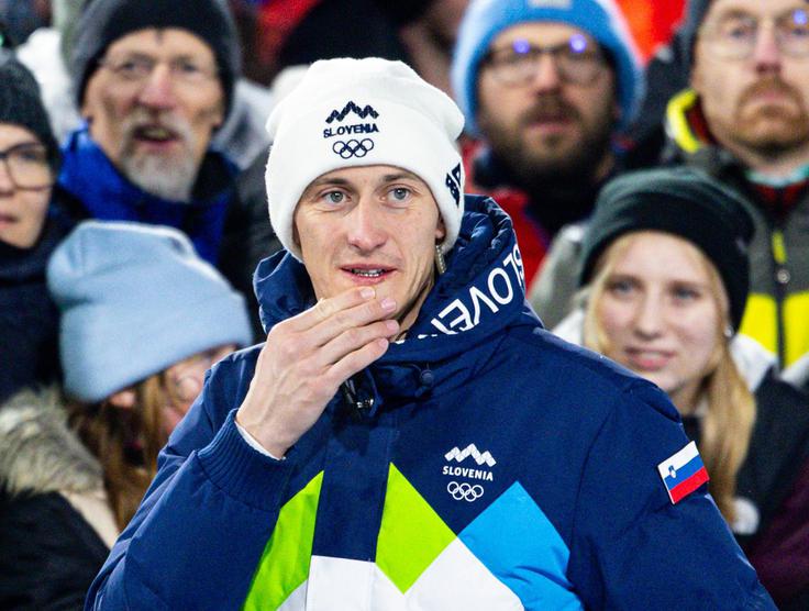 Peter Prevc je navdušen nad uspehi brata in sestre. | Foto: Aleš Fevžer