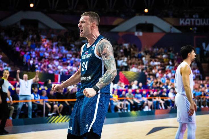 Alen Omić, slovenska košarkarska reprezentanca | Foto: FIBA