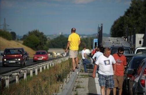 Te dni pričakovano povečanje prometa na cestah in mejnih prehodih