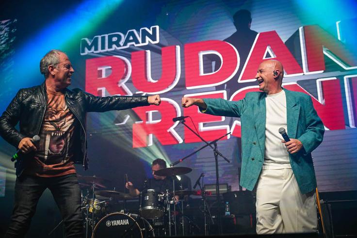  Dve legendi slovenske pop glasbe bosta poskrbeli za nostalgične hite in presenečenja. | Foto: Marko Pigac