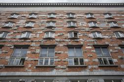 NUK je rdeč zaradi komunistov? O čem tujci razlagajo po Sloveniji.