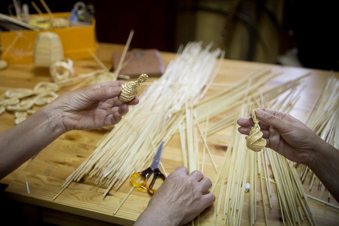 Pletenje s slamo velja za prav posebno prekmursko obrt.  | Foto: Ana Kovač