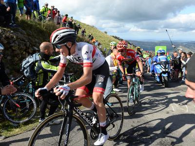 Šef ekipe Emirates: Iskreno, Tadej bi že leta 2019 lahko zmagal na Vuelti