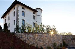 Slovenski sodobni gradič, ki se pogosto pojavlja na televizijskih zaslonih