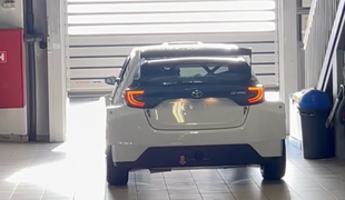 Prvič na tehničnem: tak avtomobil še ni imel slovenske registrske #video