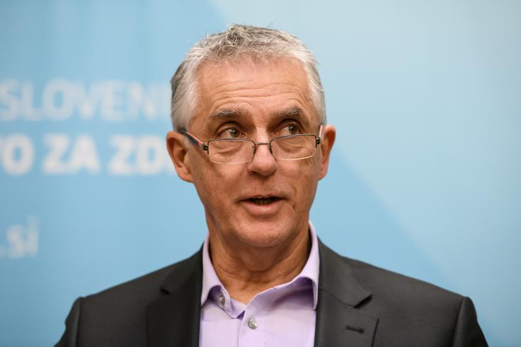 Odločitev o nadaljnjih korakih je zdaj na predsedniku sveta stranke DeSUS, zdravstvenemu ministru Tomažu Gantarju, je sporočila Pivčeva. | Foto: STA ,