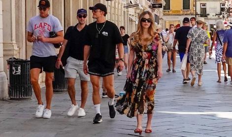 Zapeljiva igralka Sydney Sweeney v središču ljubezenskega trikotnika?