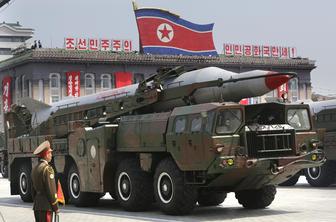 Severna Koreja v Japonsko morje izstrelila dve balistični raketi