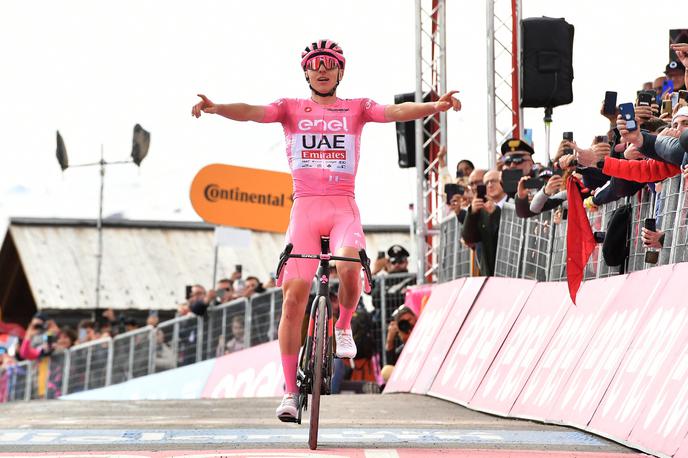 Tadej Pogačar, Giro 2024 | Tadej Pogačar je po dveh tedni Gira trdno v skupnem vodstvu. | Foto Reuters