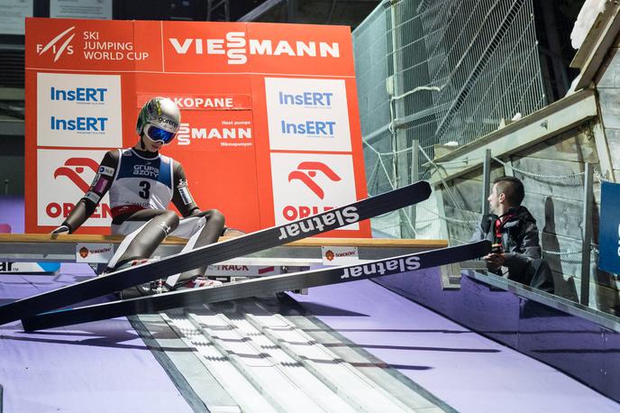 Rok Masle | Rok Masle si je v Saporu na Japonskem na treningu poškodoval nogo in koleno. | Foto Guliverimage