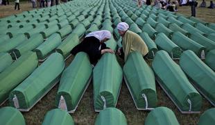 Slovesnost ob spominu na žrtve genocida v Srebrenici (foto)