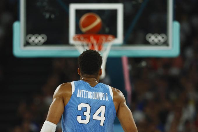 Giannis Antetokounmpo je z Grčijo na olimpijskem turnirju izpadel v četrtfinalu. | Foto: Reuters