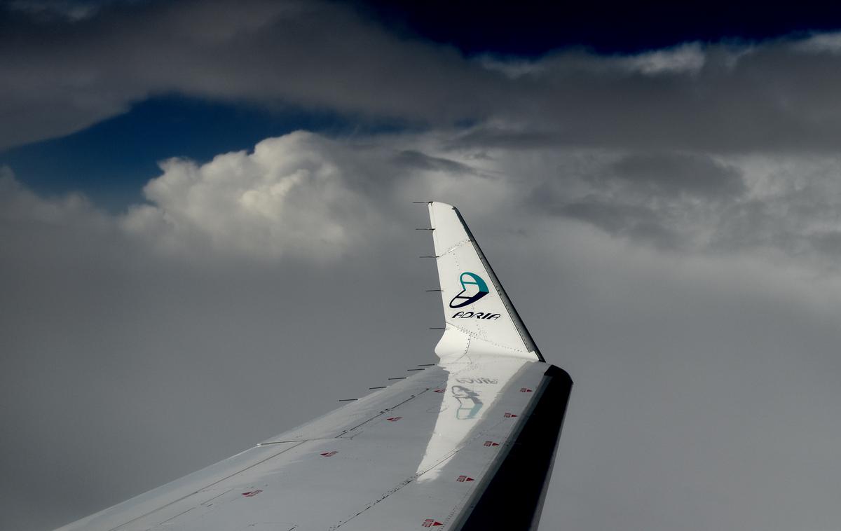 Adria Airways | Usoda Adrie Airways je vse bolj negotova. Potem ko je agencija za civilno letalstvo podjetju prepovedala letenje s tremi letali, je Adria zdaj zaradi pomanjkanja denarja ustavila skoraj vse lete za danes in jutri. | Foto STA