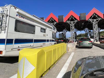 Na hrvaških cestah danes začetek vzpostavitve elektronskega sistema cestninjenja