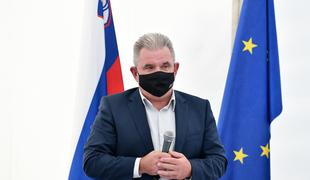 Z novim koronavirusom okužen tudi minister Vizjak