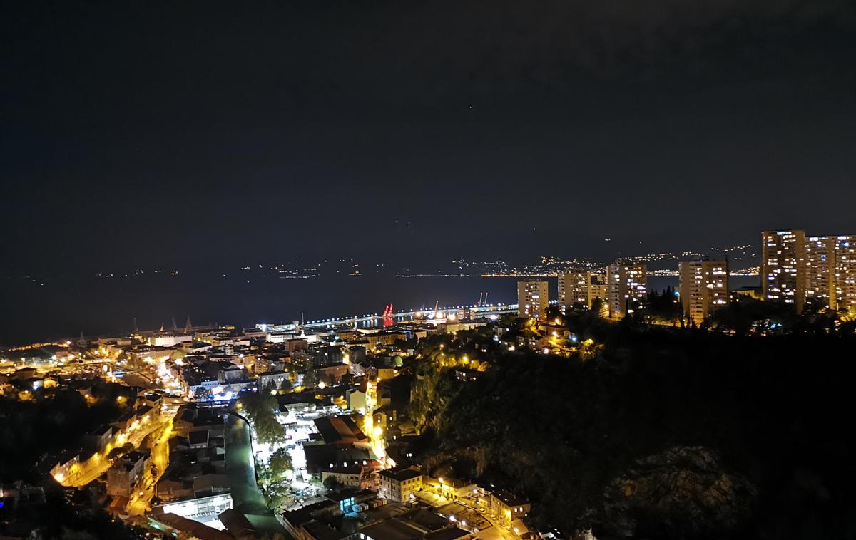 Huawei Mate 20 Pro, posneto z, nočni način, Rijeka | Foto Srdjan Cvjetović