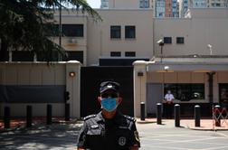 Kitajska zasedla ameriški konzulat v Chengduju #video