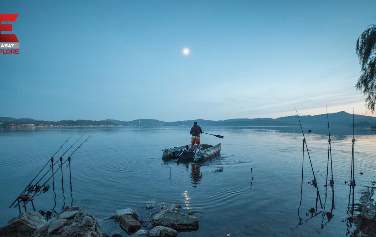 April 2020 na Viasat Explore | V četrti sezoni priljubljene dokumentarne serije Orjaški krap se bodo ribiči med drugim mudili tudi v slovenski divjini. | Foto TVF International