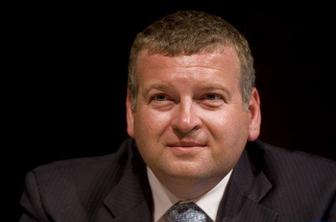 Tomaž Lovše za štiri milijone evrov prodaja 34 metrov dolgo jahto