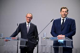 Nemška SPD razkrila ministrska imena, Pistorius ostaja obrambni minister