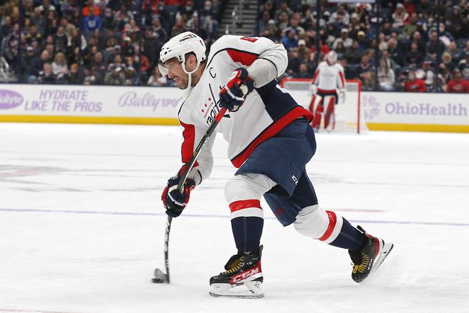 Ruski zvezdnik Aleksej Ovečkin za večnim rekordom lige NHL zaostaja le še za 142 zadetkov. | Foto: Guliverimage/Vladimir Fedorenko