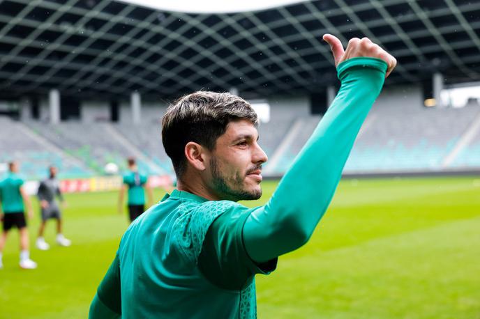 Olimpija trening | Kapetan Olimpije Agustin Doffo verjame v napredovanje zmajev v play-off kvalifikacij. | Foto Aleš Fevžer