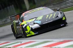 Rossi debitiral s Ferrarijem na dirki (video)