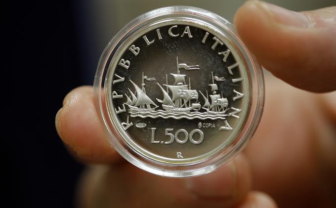 V Italiji ima vse večjo podporo ideja o ponovni uvedbi italijanske nacionalne valute. | Foto: Reuters