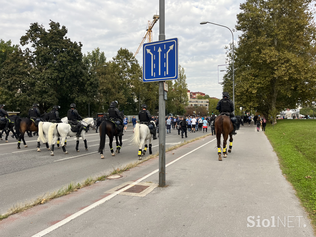 Slovaški navijači, Olimpija - Slovan