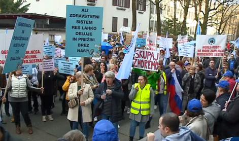 Na protest prišli zdravstveni delavci iz vse Slovenije #video