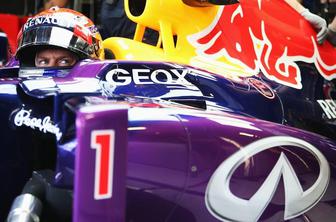 Vettel kot raketa, Räikkonen in Grosjean z identičnim časom