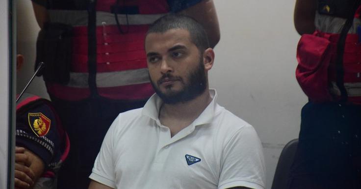 Faruk Fatih Özer po prijetju v Albaniji. S slike je razvidno, da je, glede na svoje uradne fotografije, nekoliko spremenil videz.  | Foto: Albanska policija