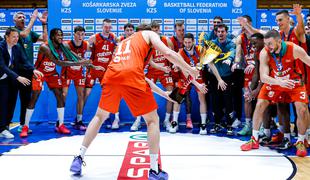 Cedevita Olimpija s trojko v zaključku tekme do šeste zaporedne superpokalne lovorike